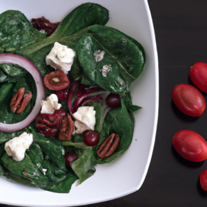 ensalada-de-espinacas-con-queso-spinach-salad-with-cheese.png